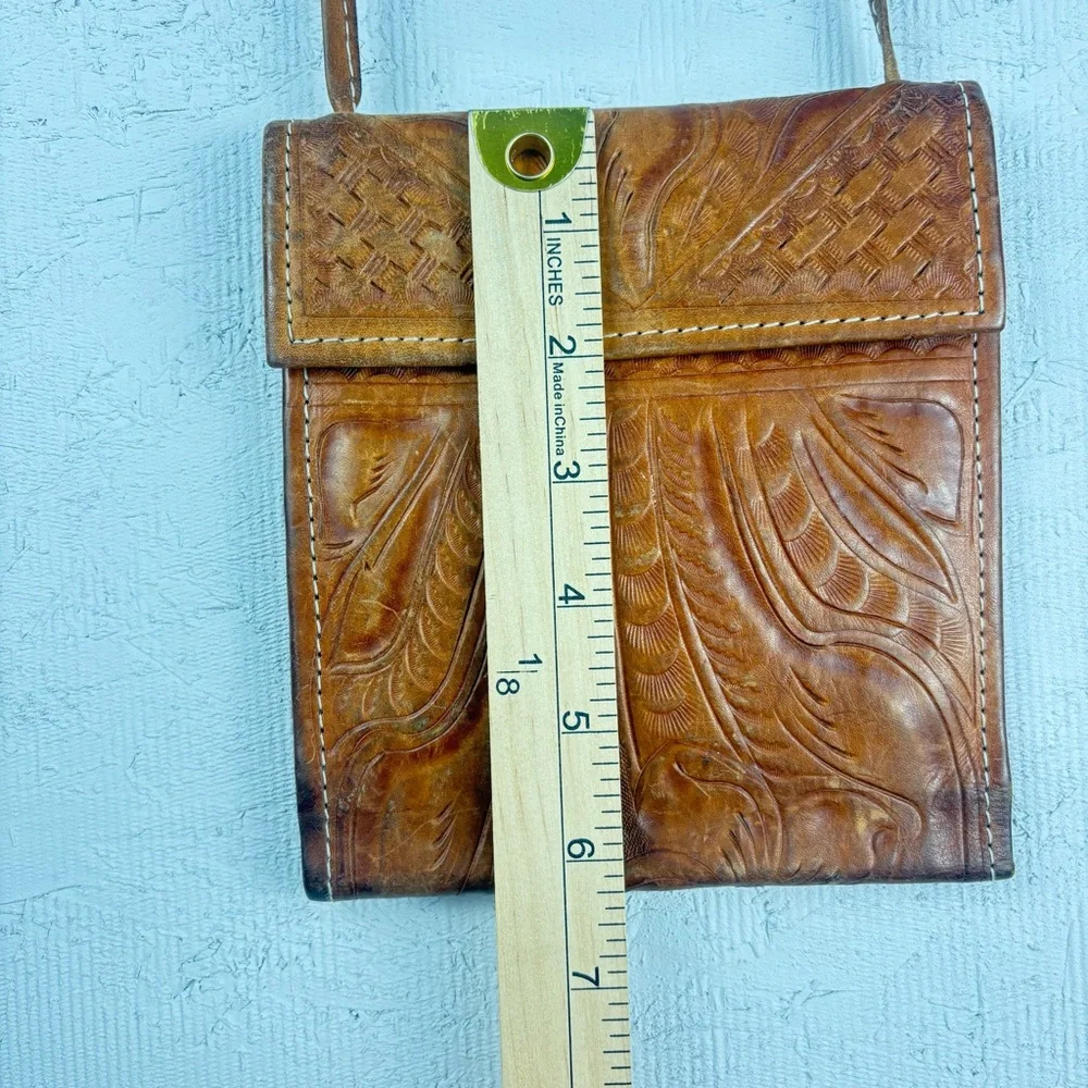 VTG Leaders in Leather Tan Leather Crossbody Bag Built in Wallet - Picture 15 of 16